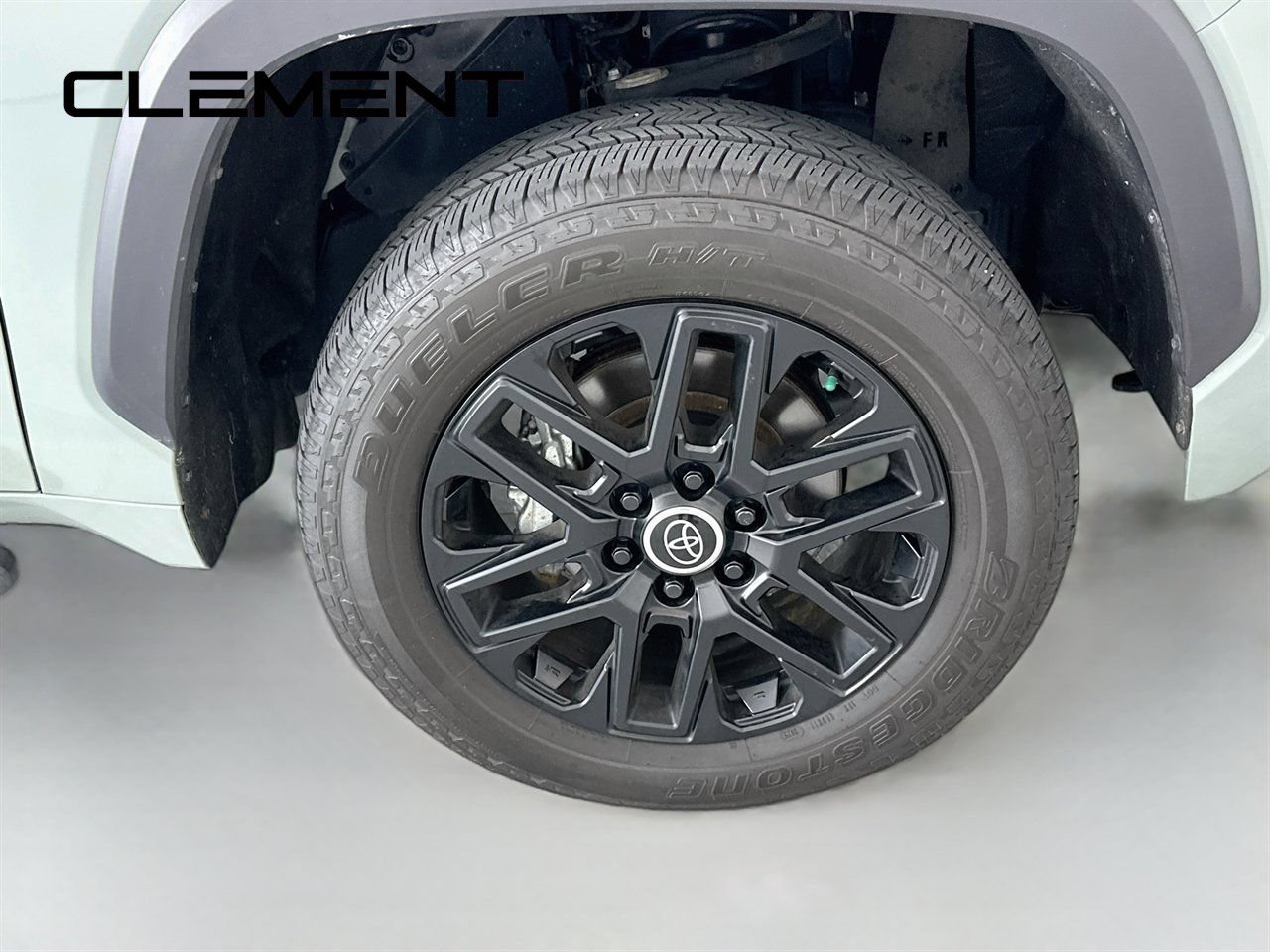 Used 2024 Toyota Tundra Limited AWD/4WD image 36