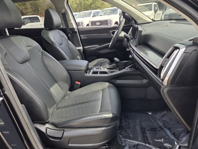 Used 2025 Kia Sorento S w/ Panoramic Sunroof Package FWD image 19