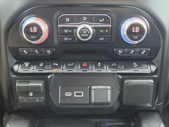 Used 2022 GMC Sierra 2500 AT4 w/ AT4 Premium Plus Package AWD/4WD image 18