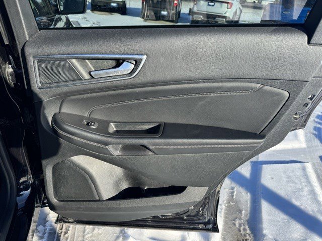 Certified 2022 Ford Edge Titanium image 31