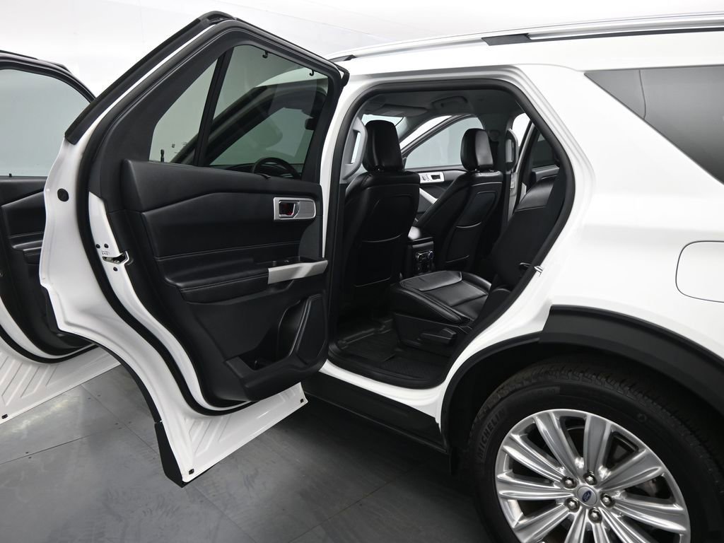 Certified 2020 Ford Explorer Limited w/ Hybrid Equipment Group 310A RWD image 18