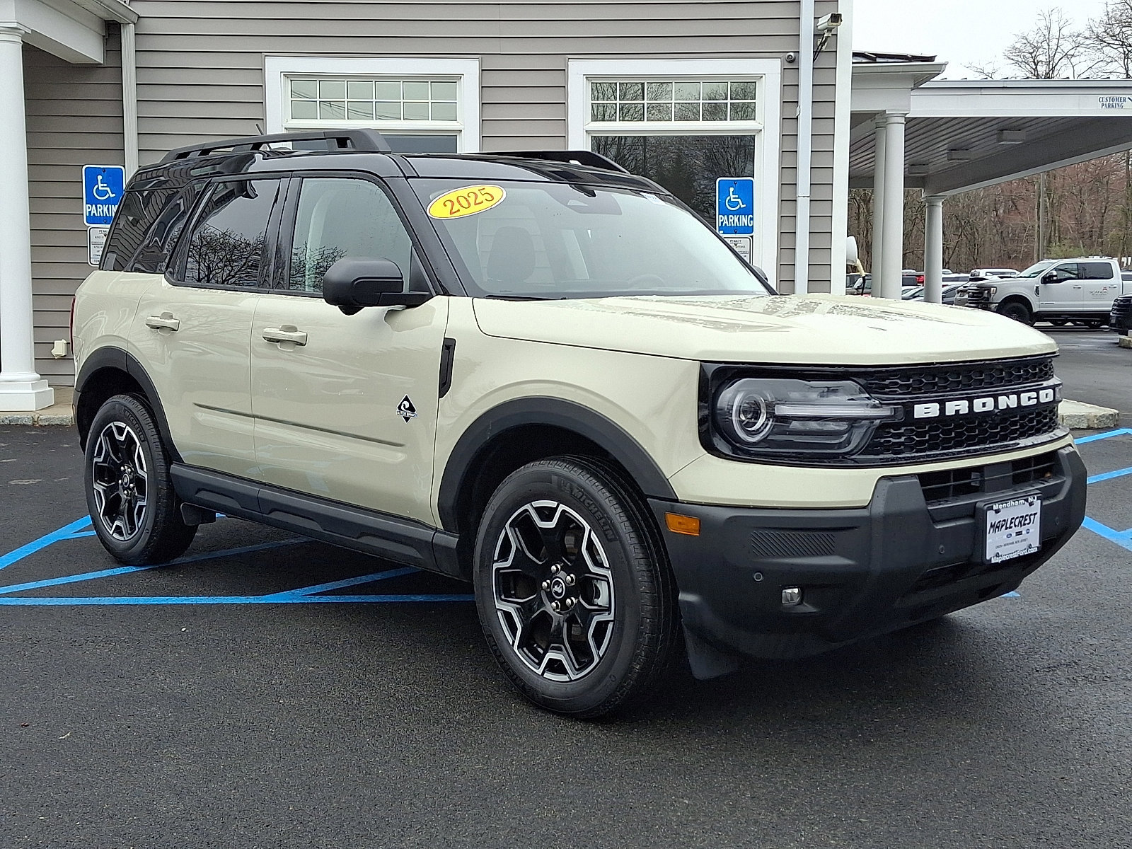 Certified 2025 Ford Bronco Sport Outer Banks w/ Outer Banks Tech Package+ AWD/4WD image 6