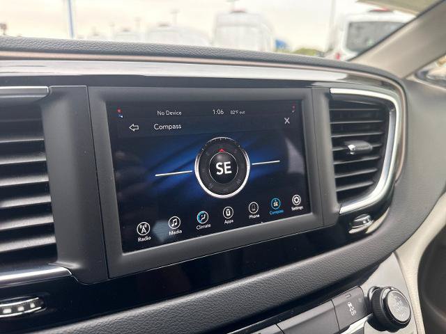 Used 2020 Chrysler Voyager Lxi FWD image 18