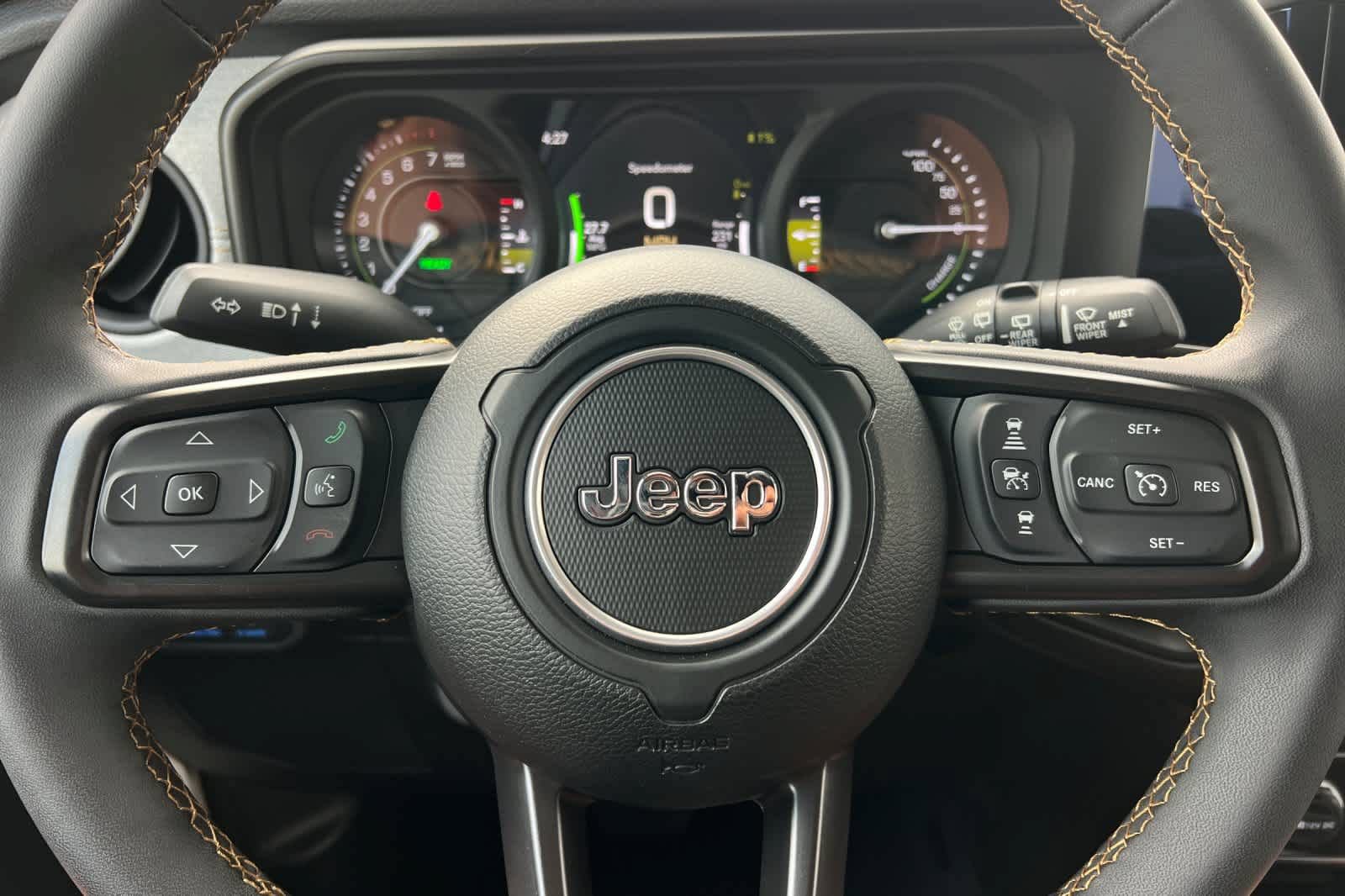 Used 2024 Jeep Wrangler Unlimited AWD/4WD image 23