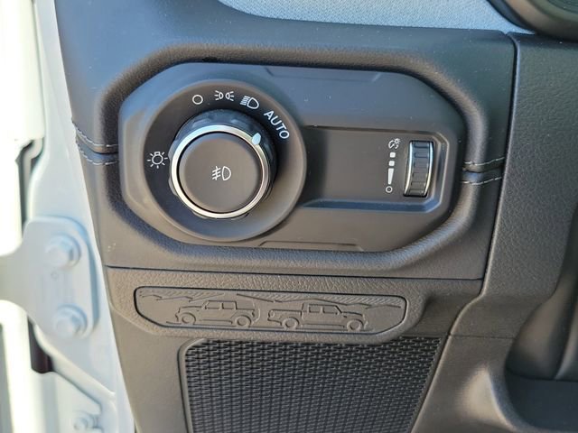 Used 2024 Jeep Wrangler Sahara image 29