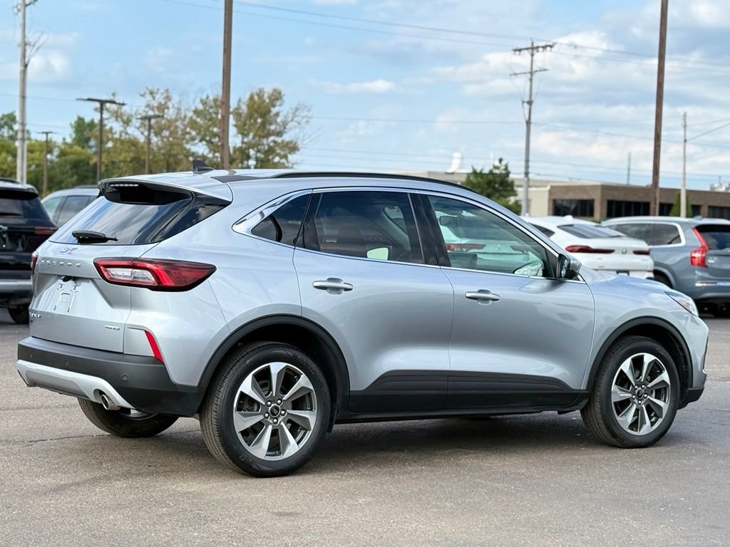 Certified 2024 Ford Escape Platinum AWD/4WD image 31