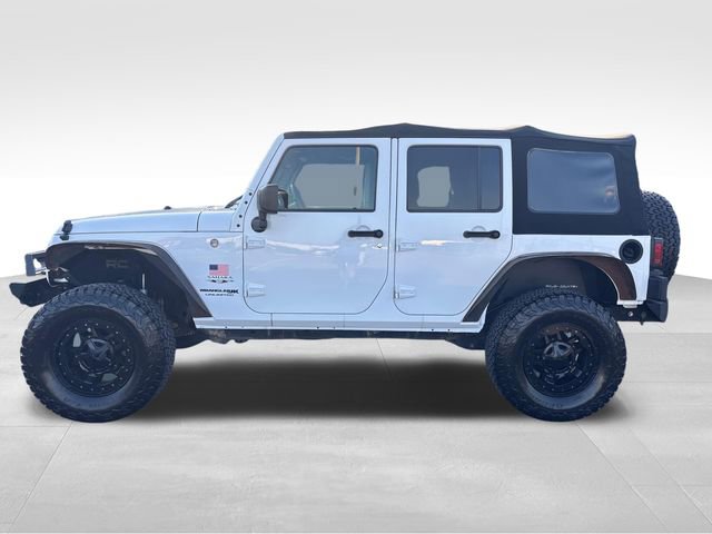 Used 2018 Jeep Wrangler Unlimited Sahara w/ Connectivity Group image 2