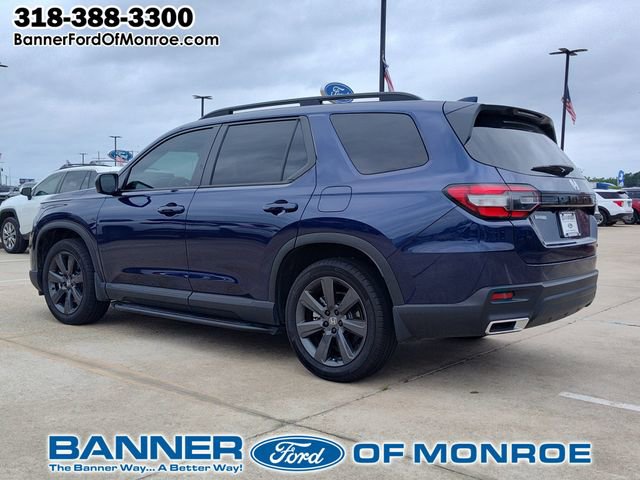 Used 2025 Honda Pilot Sport image 4