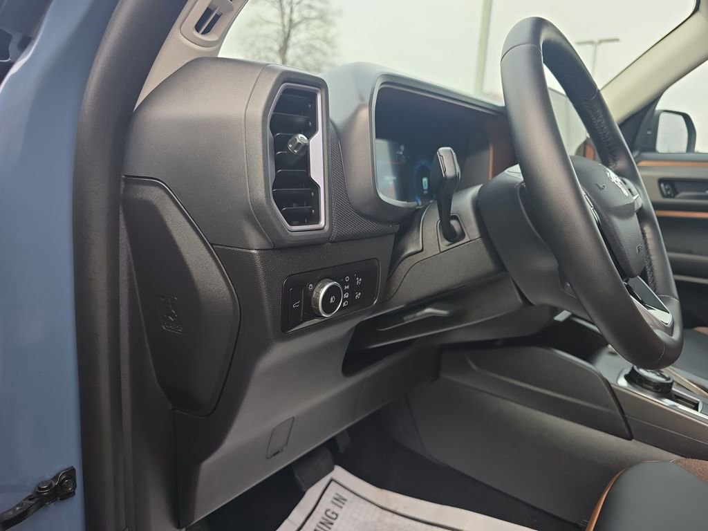 Certified 2025 Ford Bronco Sport Outer Banks w/ Outer Banks Tech Package+ AWD/4WD image 21