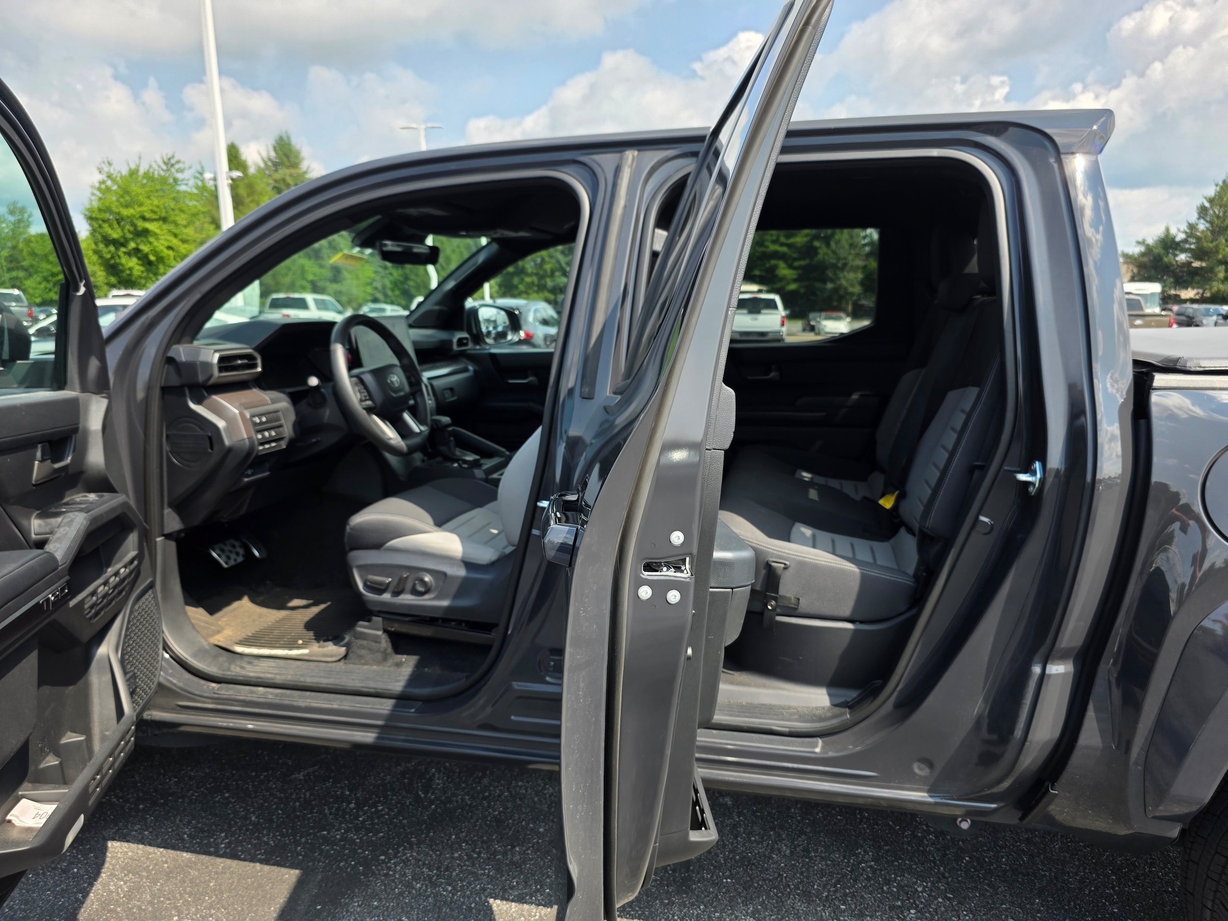 Used 2024 Toyota Tacoma TRD Sport w/ TRD Sport Upgrade Package AWD/4WD image 10