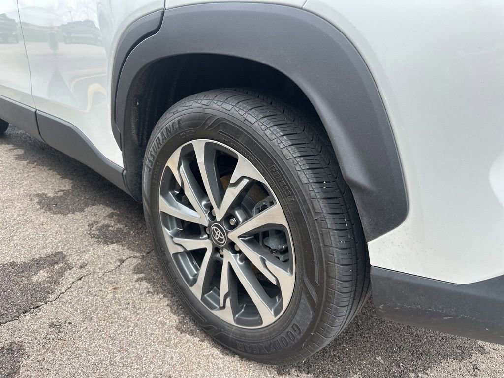 Used 2025 Toyota Corolla Cross XLE w/ Convenience Package AWD/4WD image 12