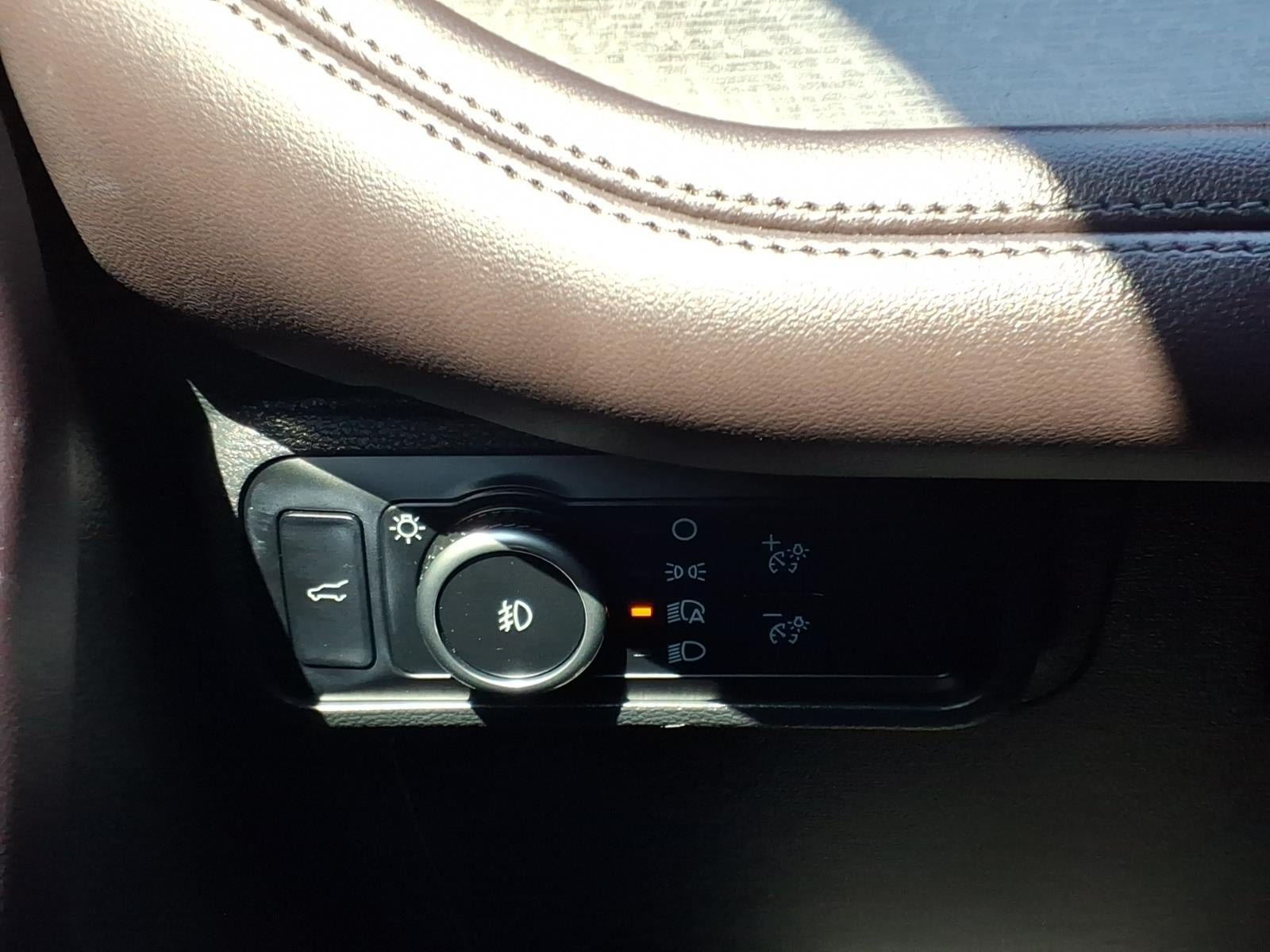 Certified 2025 Ford Explorer Platinum RWD image 29