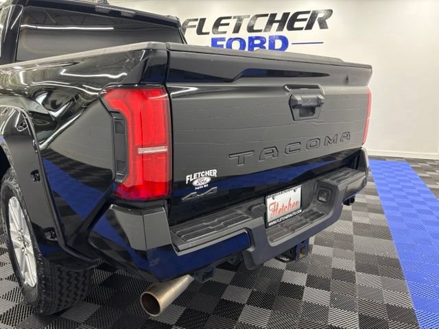 Used 2025 Toyota Tacoma SR5 AWD/4WD image 8