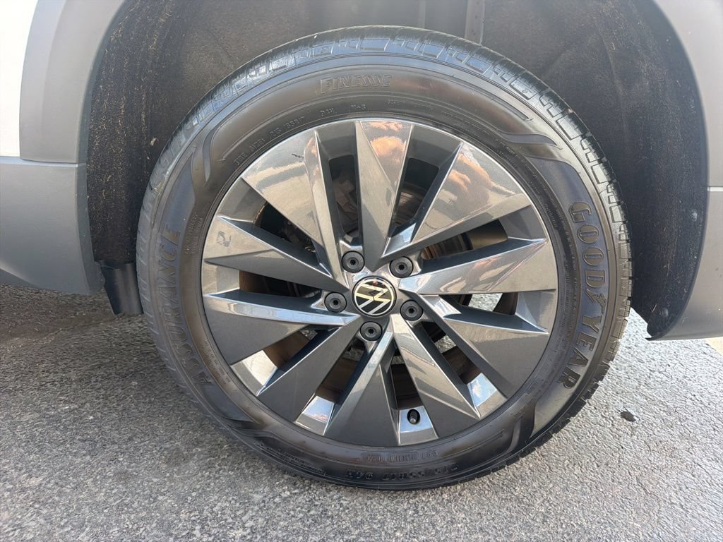 Used 2023 Volkswagen Taos S w/ Driver Assistance Package FWD image 52