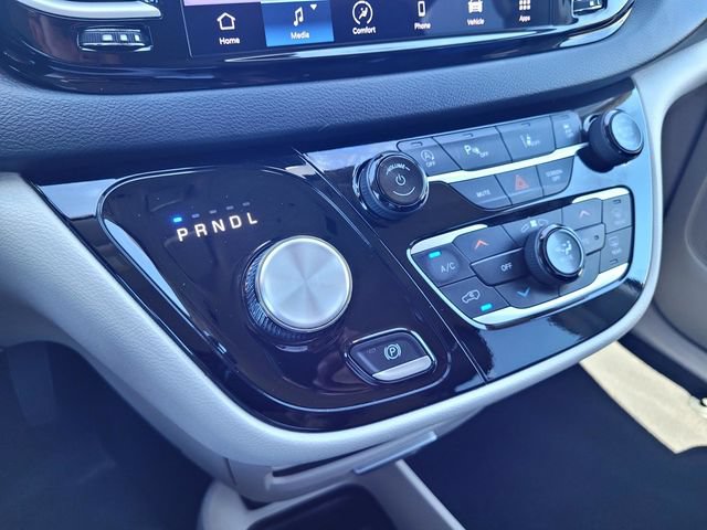 Used 2024 Chrysler Pacifica Touring-L FWD image 17