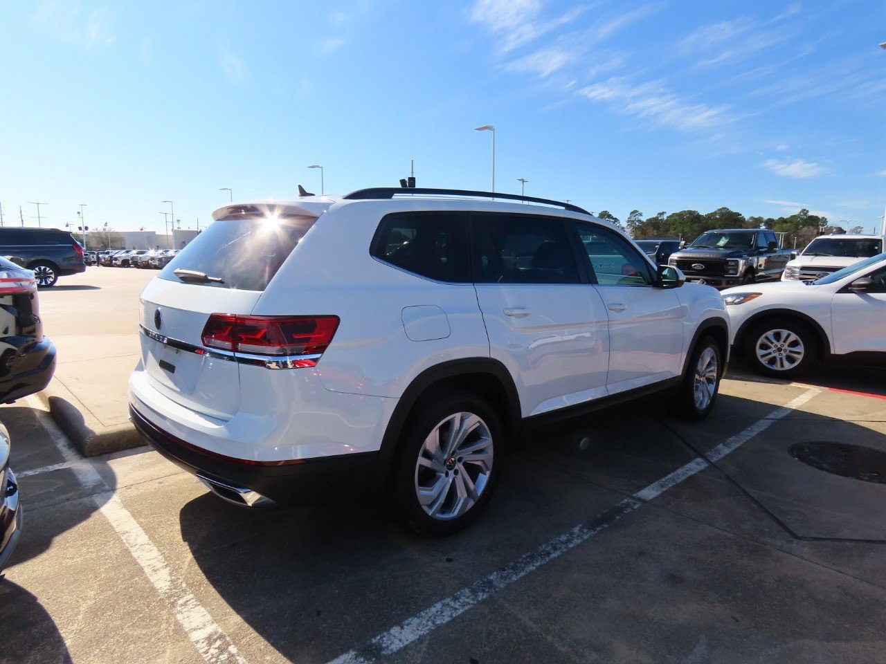 Used 2023 Volkswagen Atlas SE image 5