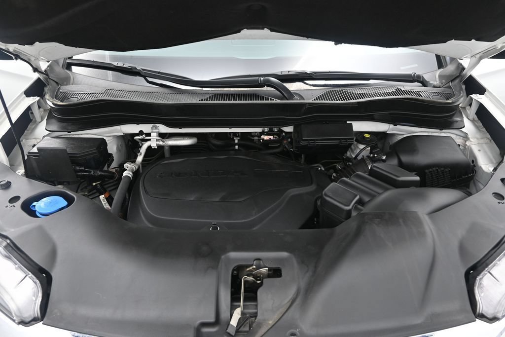 Used 2021 Honda Pilot Touring image 11