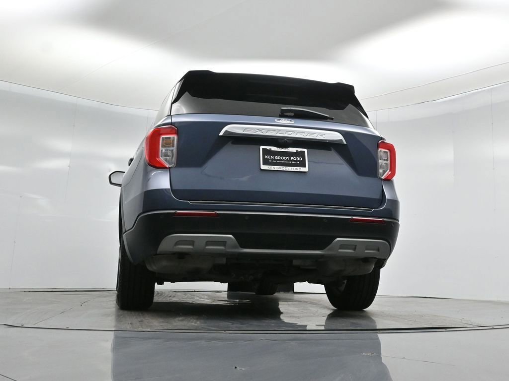 Certified 2021 Ford Explorer XLT w/ Equipment Group 202A image 16