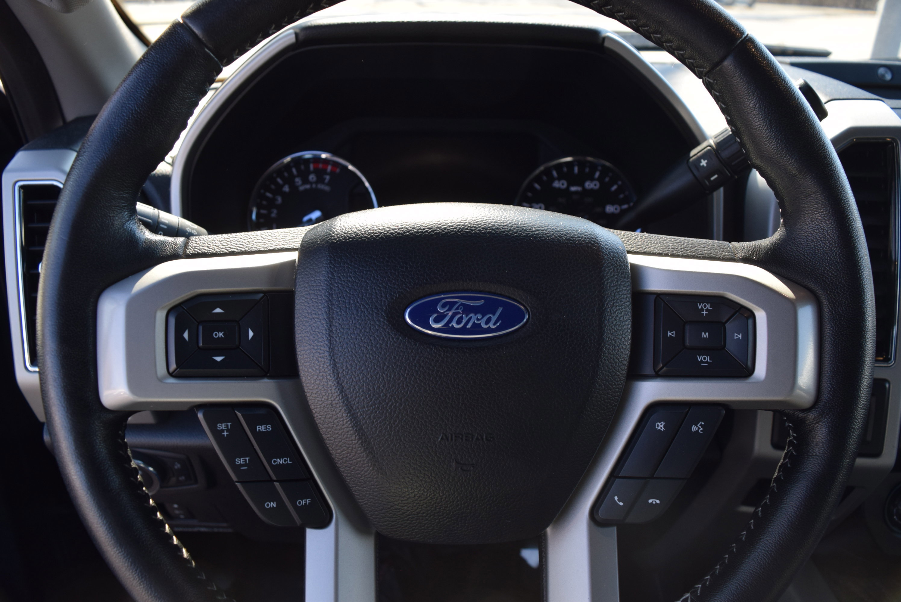 Certified 2019 Ford F250 Lariat w/ Chrome Package image 11