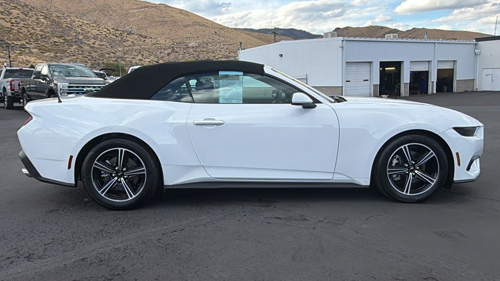 Certified 2025 Ford Mustang Convertible RWD image 2