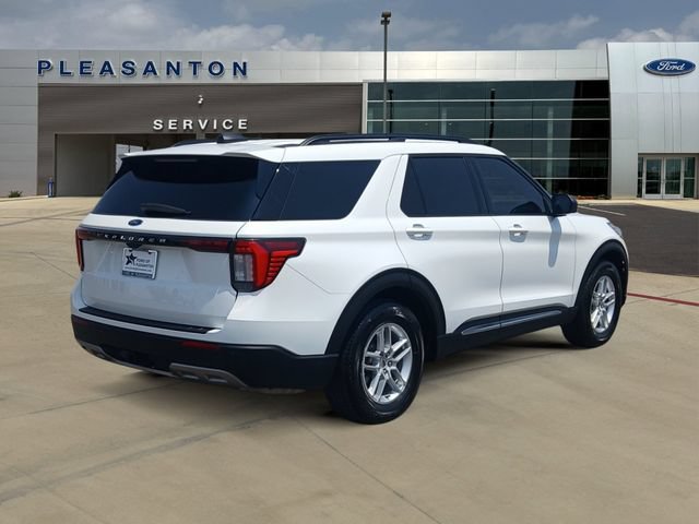 Certified 2025 Ford Explorer Active w/ Active Comfort Package RWD image 5