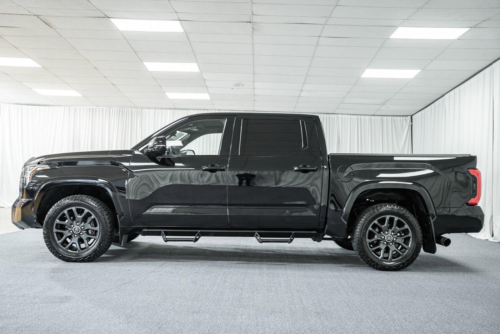 Used 2023 Toyota Tundra Platinum image 5