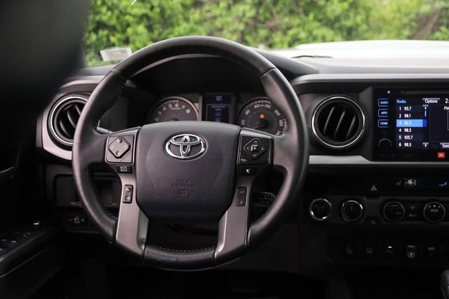 Used 2018 Toyota Tacoma TRD Sport AWD/4WD image 23