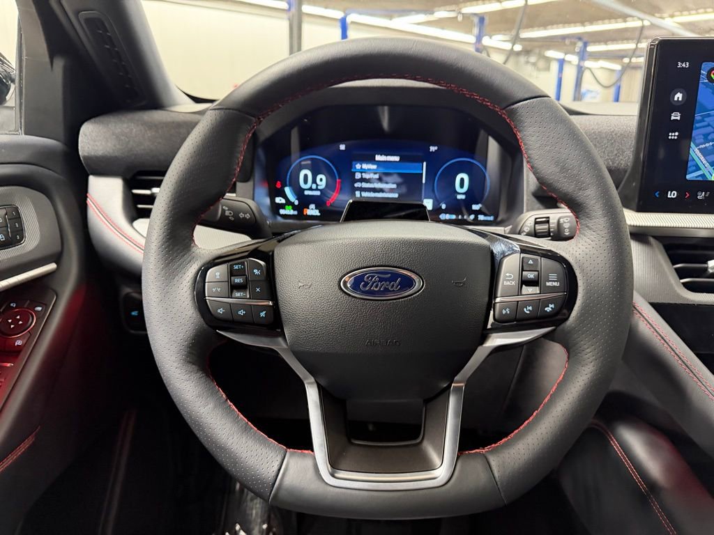 Certified 2025 Ford Explorer ST-Line w/ ST-Line Street Pack image 18