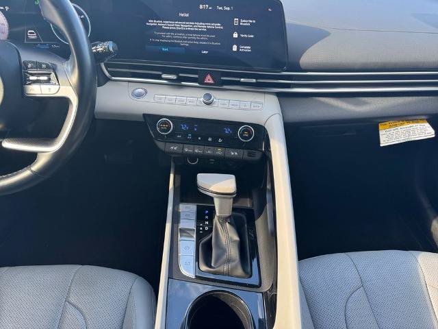 Used 2023 Hyundai Elantra Limited w/ Preferred Accessory Package FWD image 11