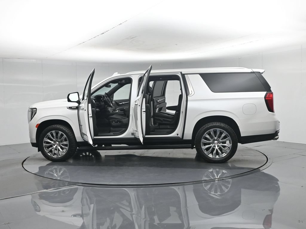 Used 2023 GMC Yukon XL Denali AWD/4WD image 37
