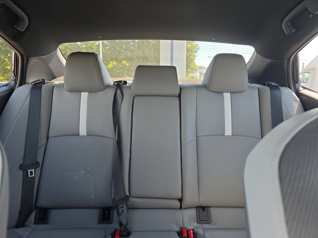 Used 2025 Toyota Camry SE AWD/4WD image 40