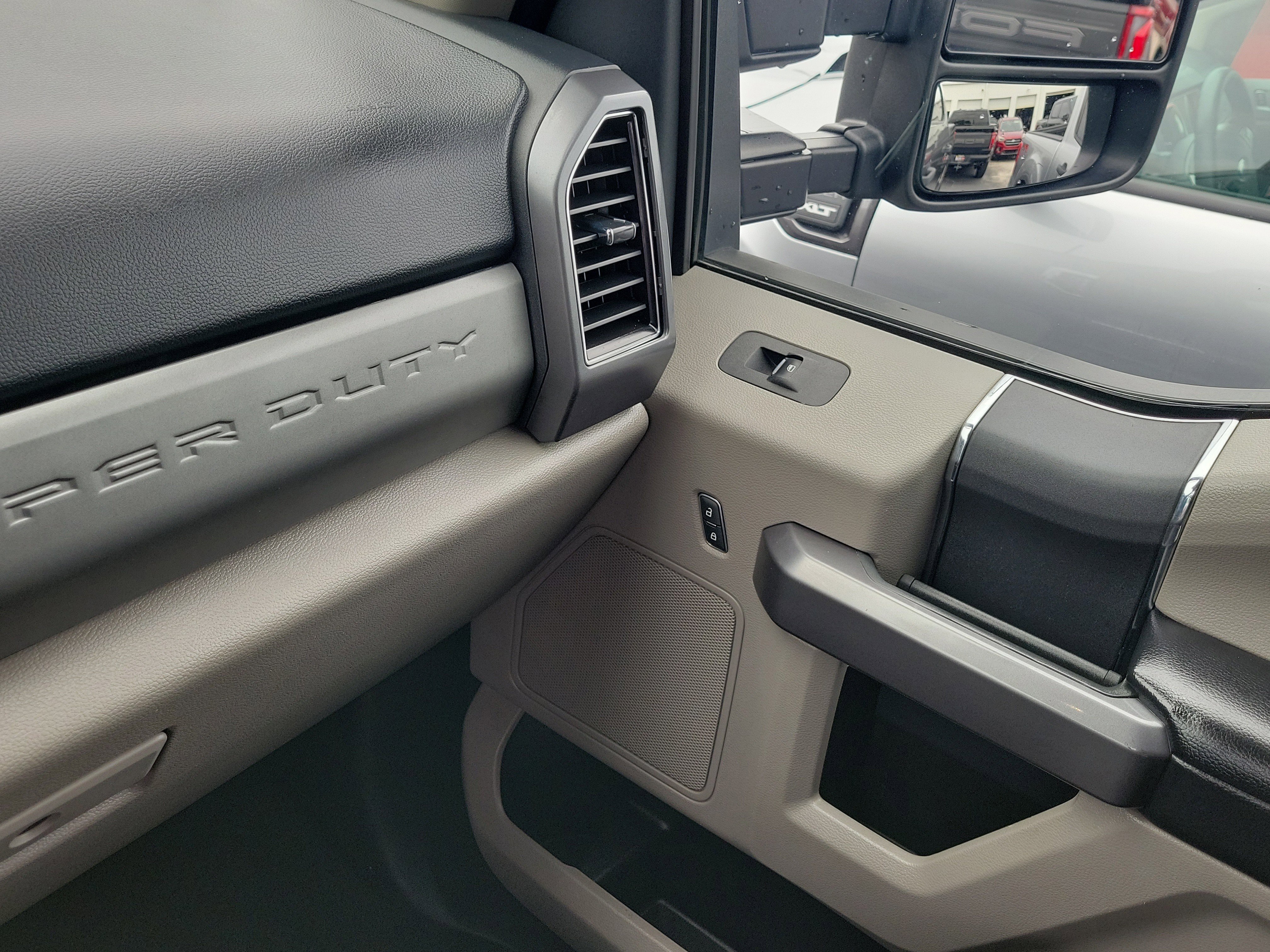 Certified 2022 Ford F250 XLT AWD/4WD image 30