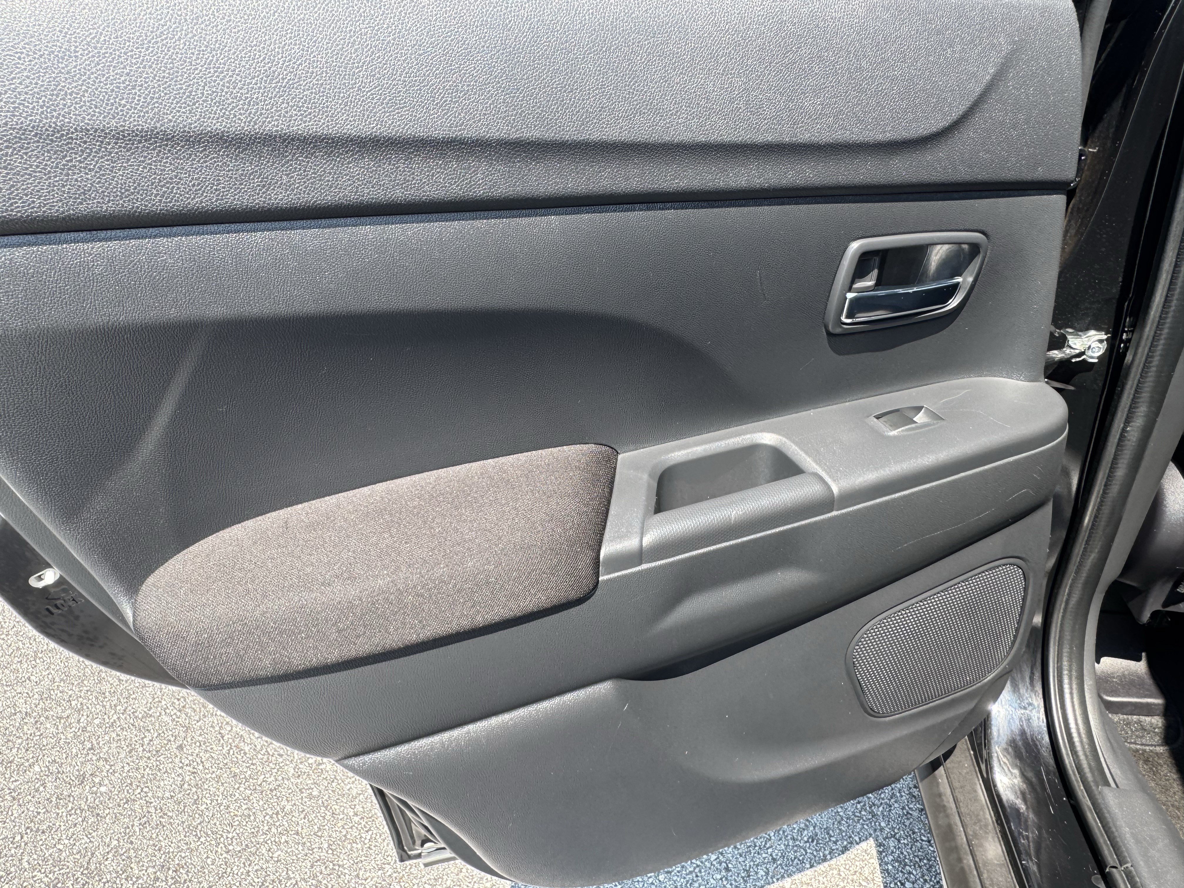 Used 2025 Mitsubishi Outlander Sport AWD image 22