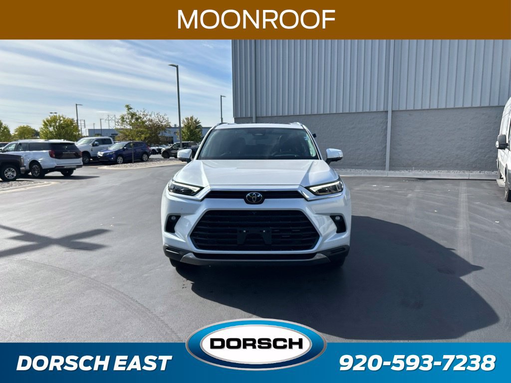 Used 2024 Toyota Grand Highlander AWD image 2