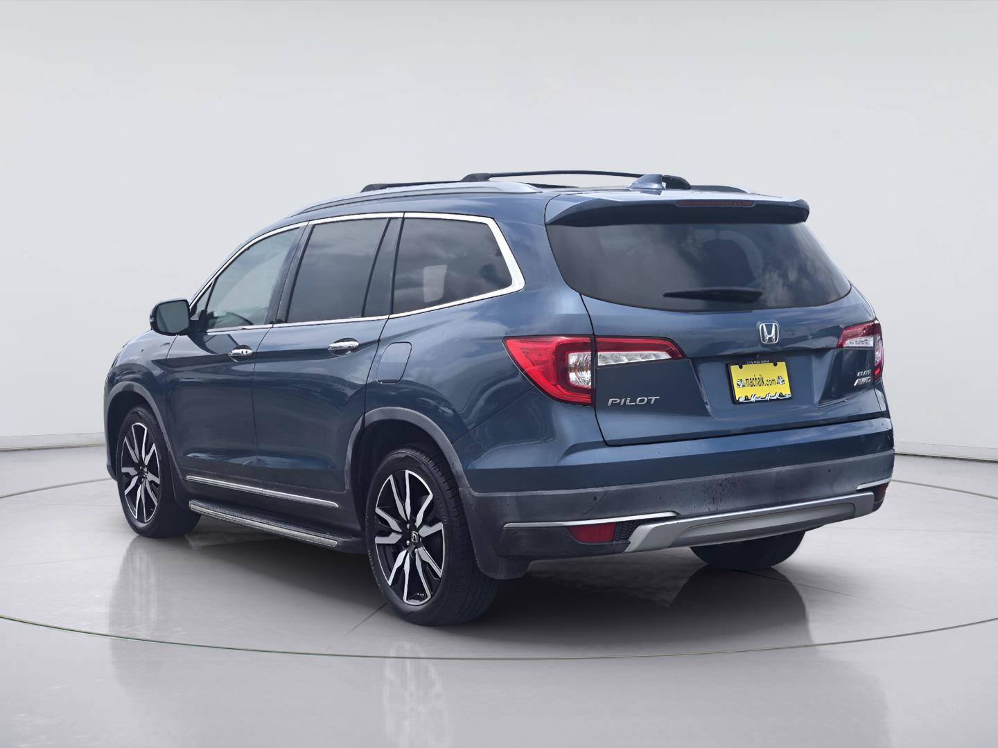 Used 2019 Honda Pilot Elite image 4