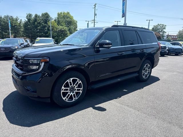 Certified 2025 Ford Expedition Active AWD/4WD image 3