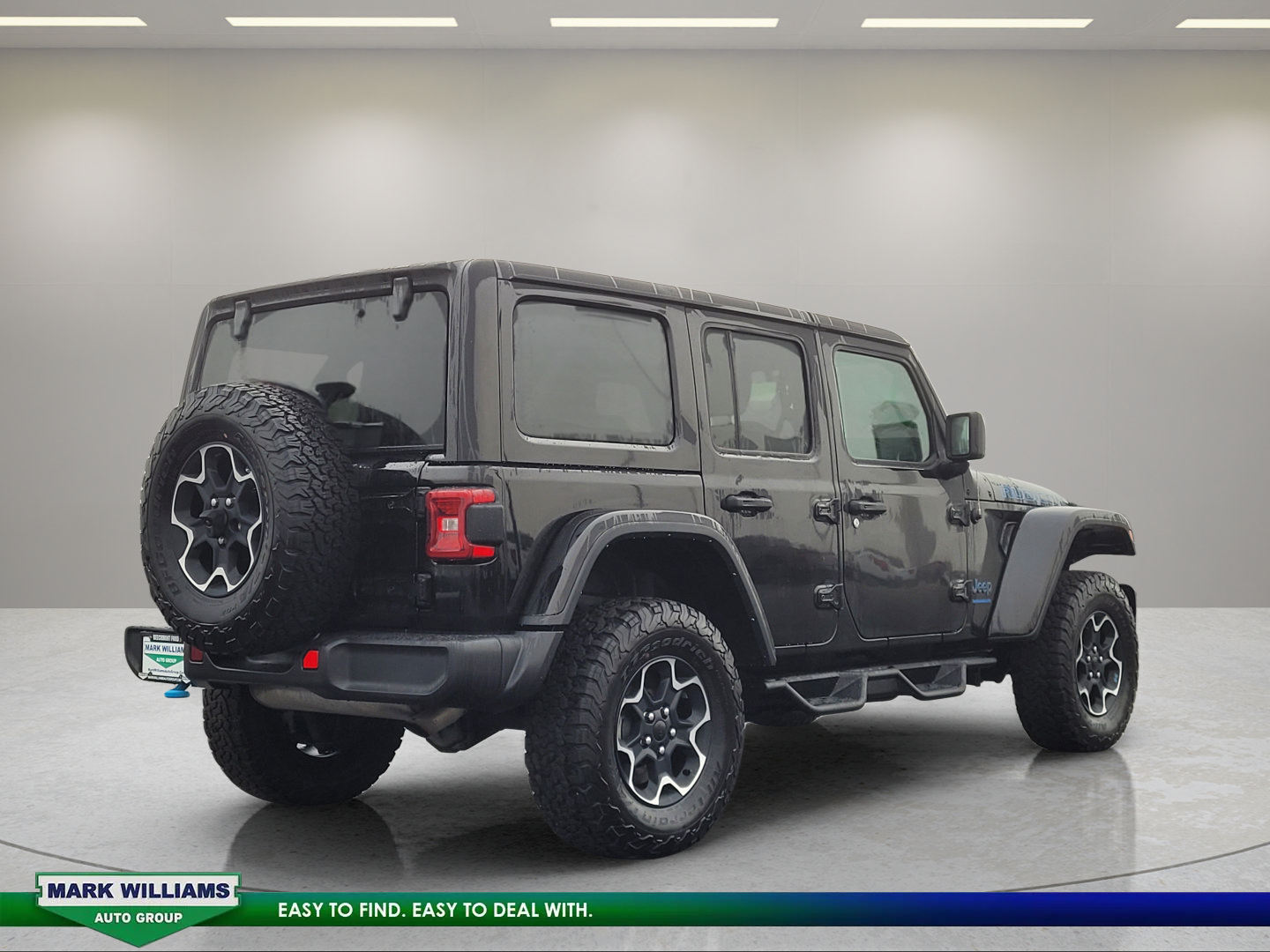 Used 2023 Jeep Wrangler Unlimited Rubicon 4xe w/ Cold Weather Group AWD/4WD image 4