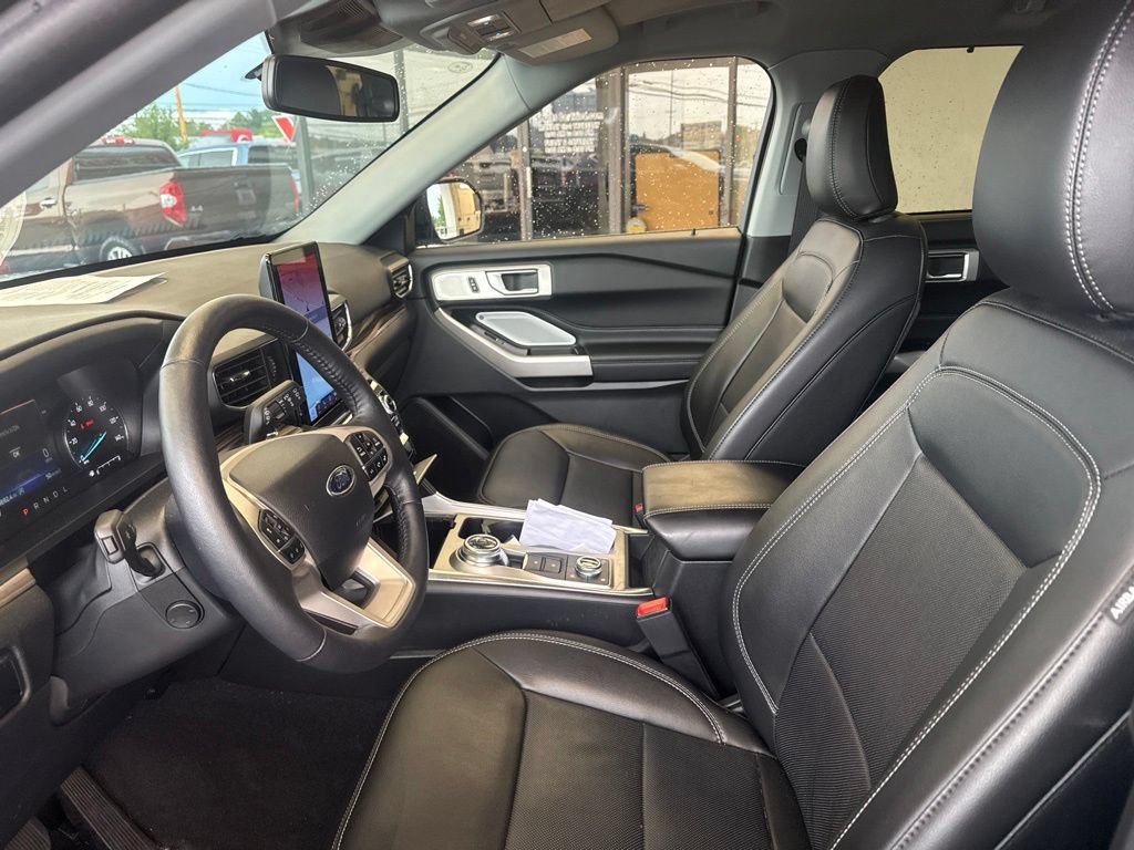 Certified 2024 Ford Explorer Limited w/ Limited Technology Package AWD/4WD image 14