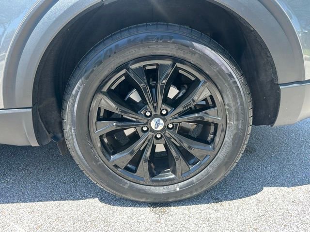 Certified 2023 Ford Explorer XLT w/ Equipment Group 202A image 31