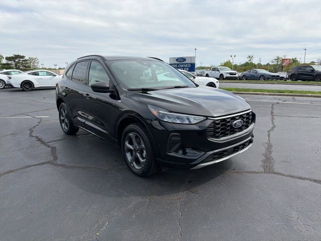 Certified 2024 Ford Escape ST-Line AWD/4WD image 1