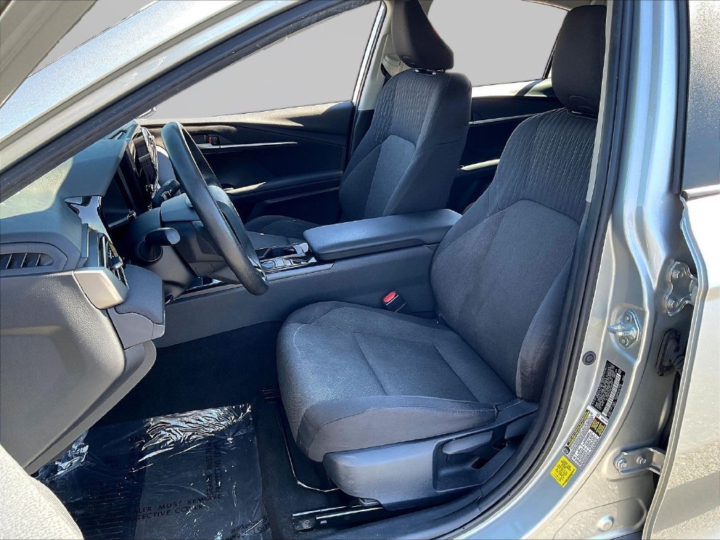 Used 2025 Toyota Camry LE FWD image 23