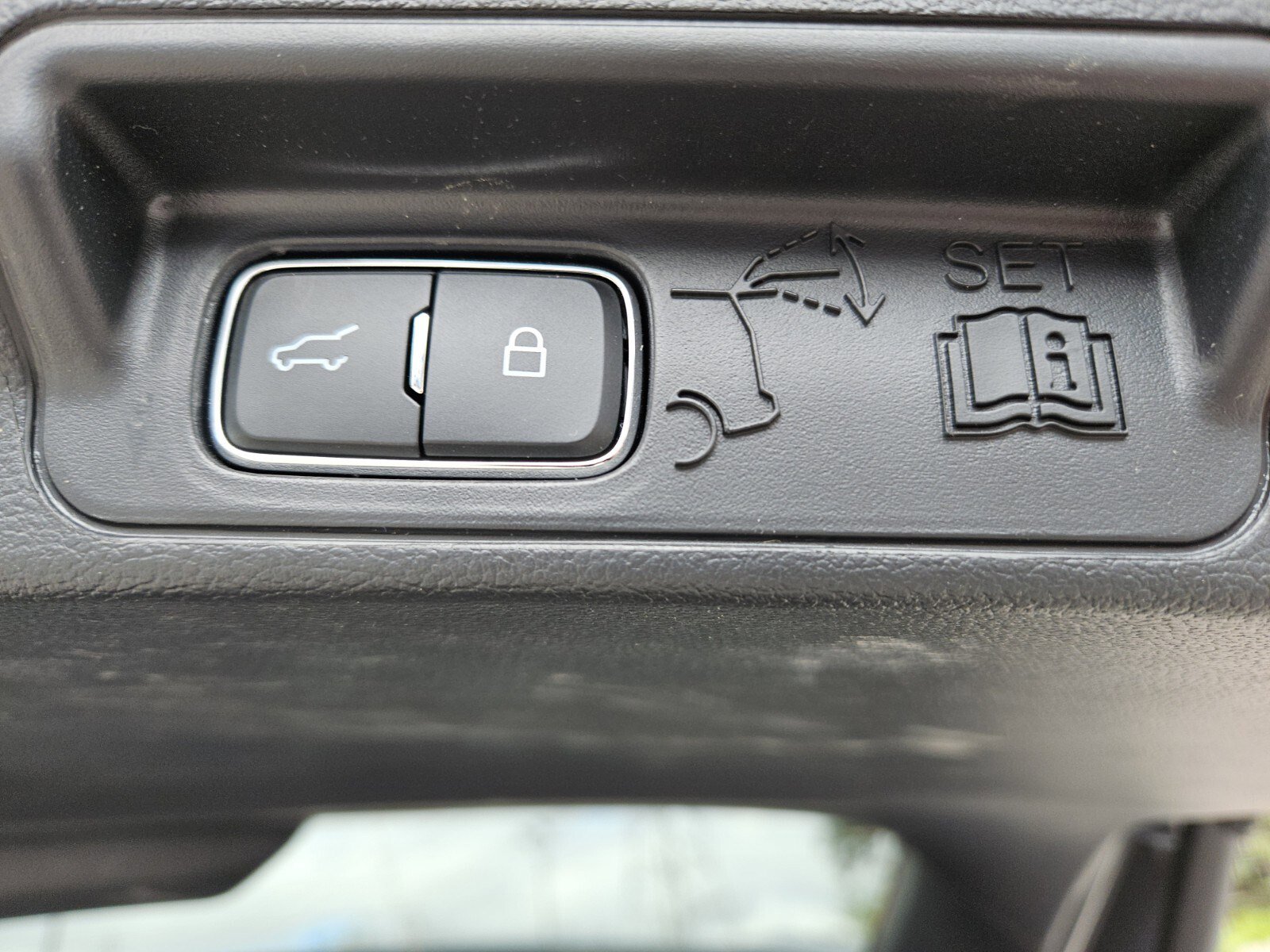 Certified 2025 Ford Explorer ST-Line image 31