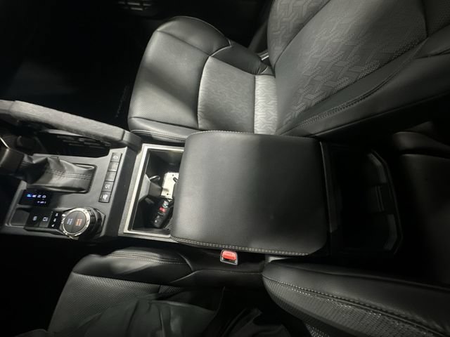 Used 2024 Toyota Tacoma Limited w/ Limited Package (LT) AWD/4WD image 28