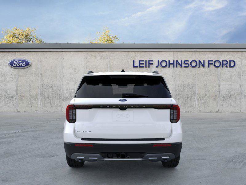 Certified 2025 Ford Explorer Active w/ Active Comfort Package RWD image 5