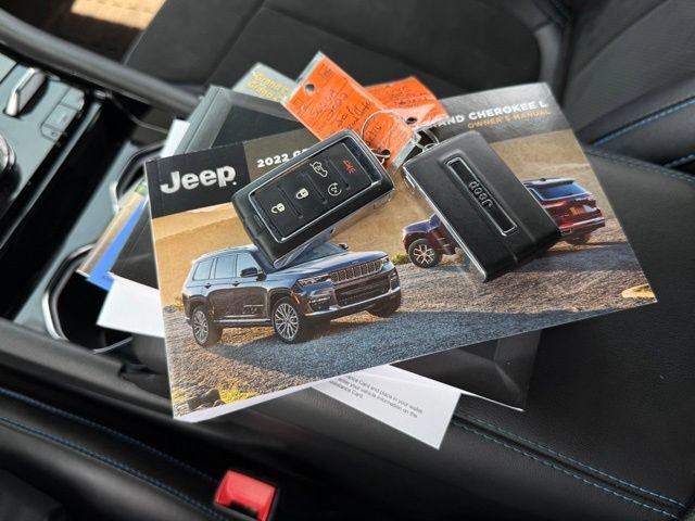 Used 2022 Jeep Grand Cherokee Trailhawk w/ Luxury Tech Group III AWD/4WD image 5