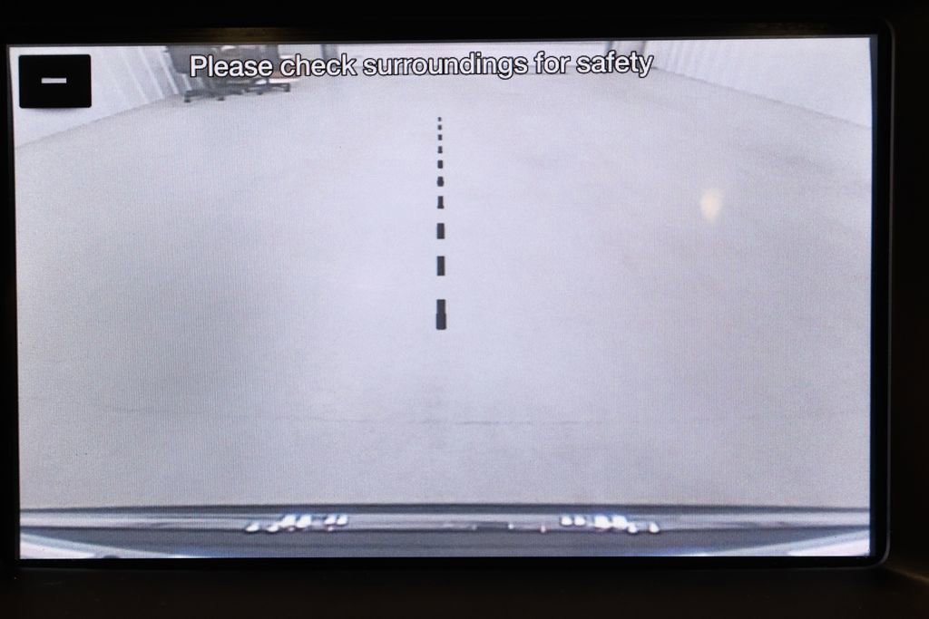 Certified 2018 Ford Explorer XLT w/ Equipment Group 202A image 36