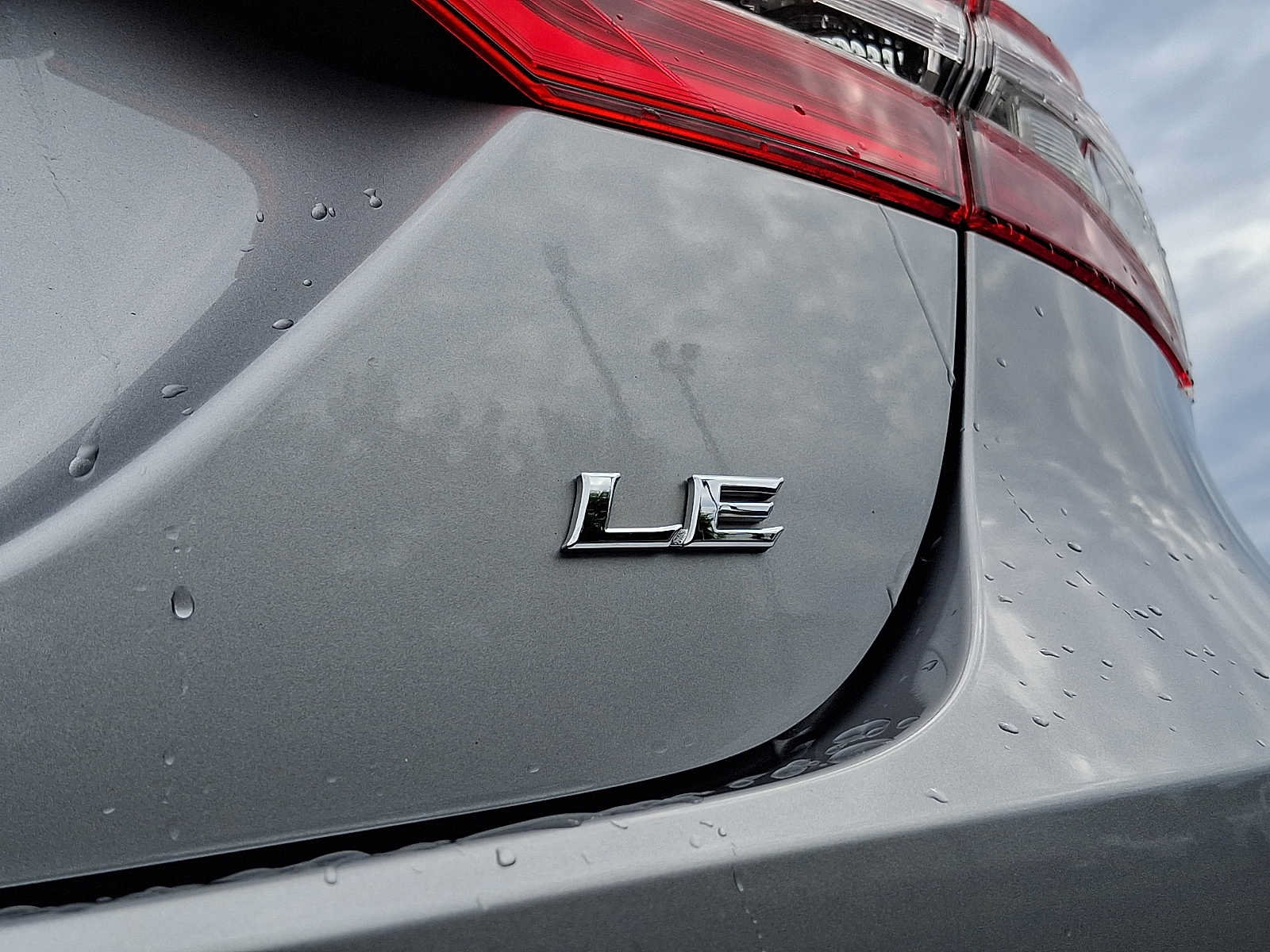 Used 2019 Toyota Camry LE FWD image 30