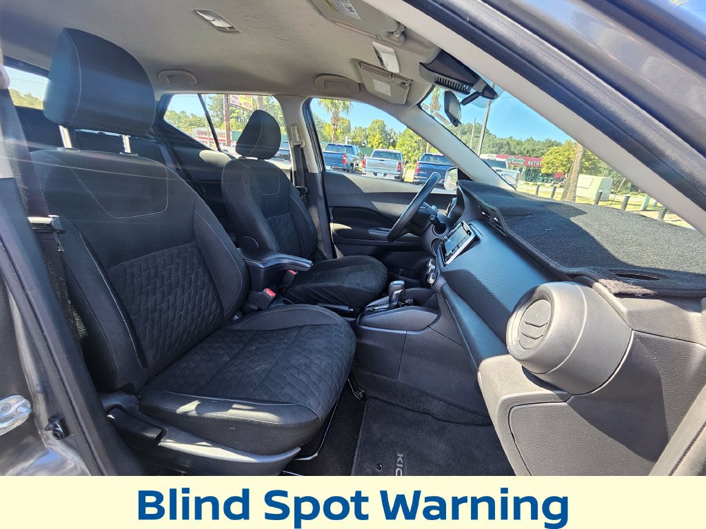 Used 2022 Nissan Kicks S FWD image 26