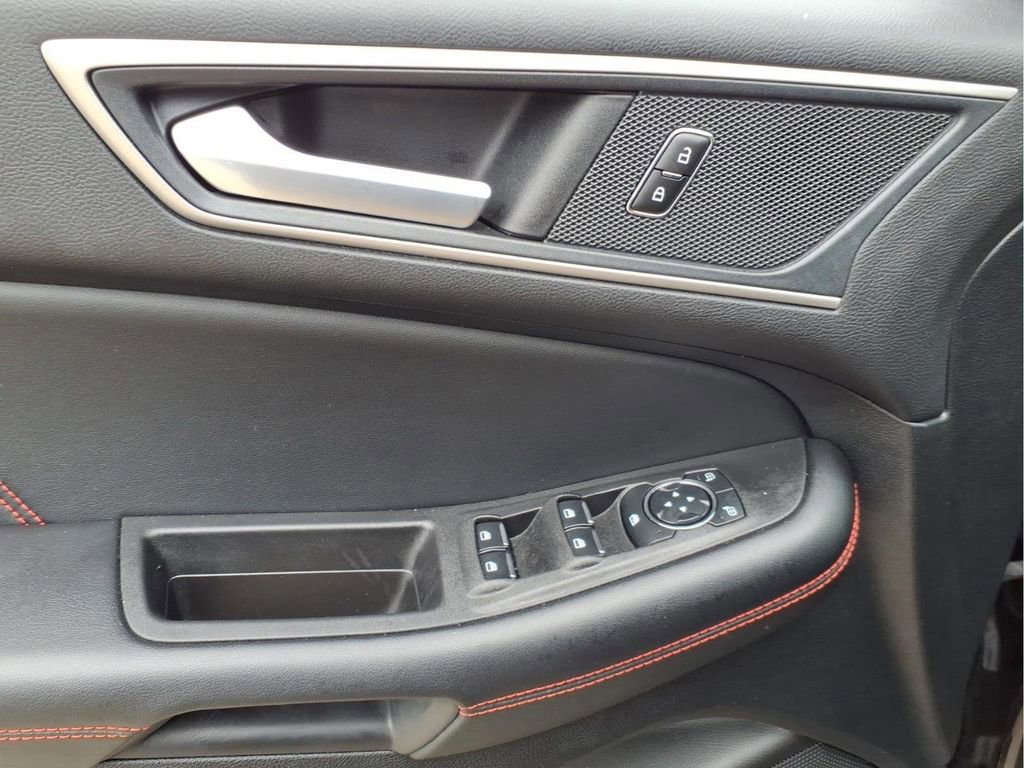 Certified 2023 Ford Edge ST-Line image 13