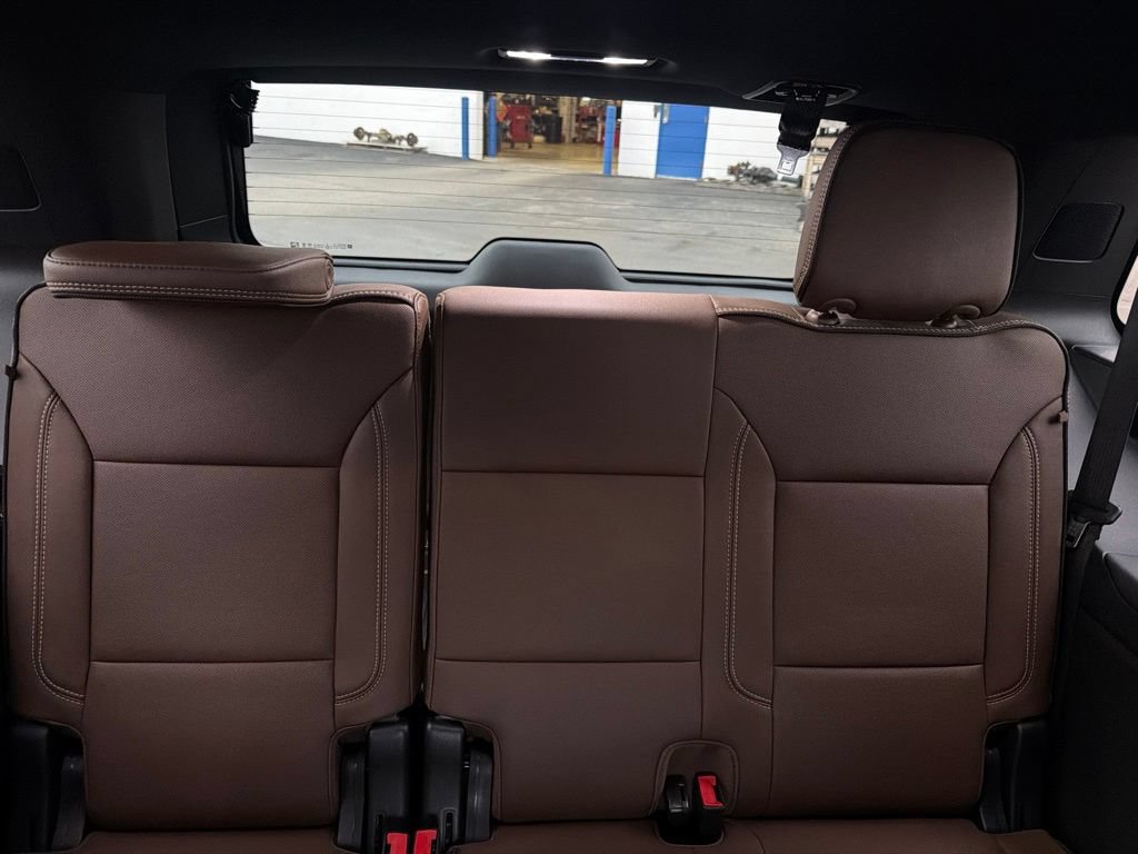 Used 2025 Chevrolet Tahoe High Country AWD/4WD image 48
